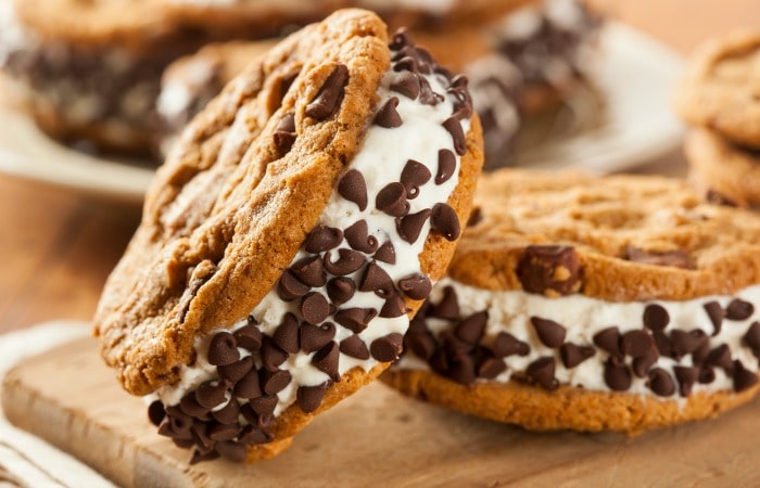 chocolate chip cookie